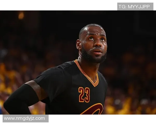 詹姆斯:篮球场上的传奇之路与不屈精神的完美结合 詹姆斯:篮球场上的传奇之路与不屈精神的完美结合